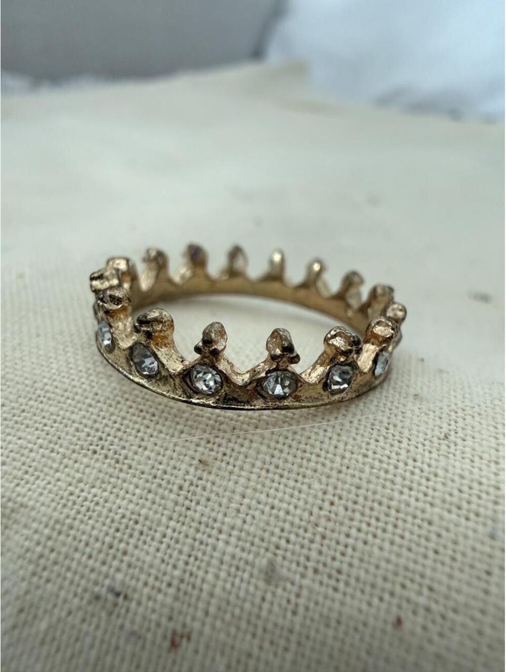 Gold Tone Rhinestone Crown Ring Size 6.75